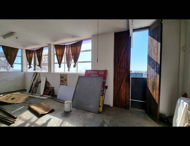 700M² BUILDING FOR SALE IN OBSERVATORY